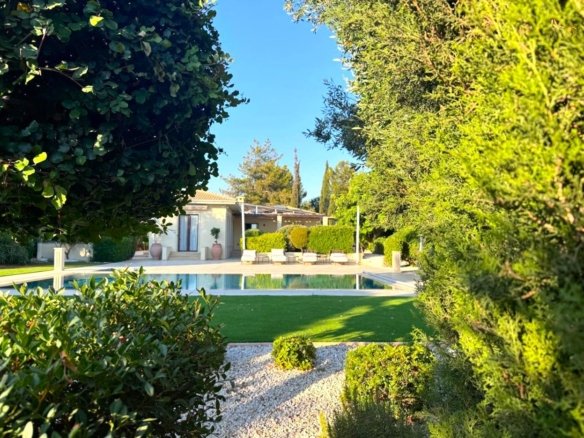 Paphos Property Beautiful Three Bedroom Bungalow