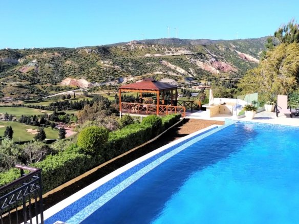 Paphos Property Luxury Four Bedroom Villa in Golf Resort