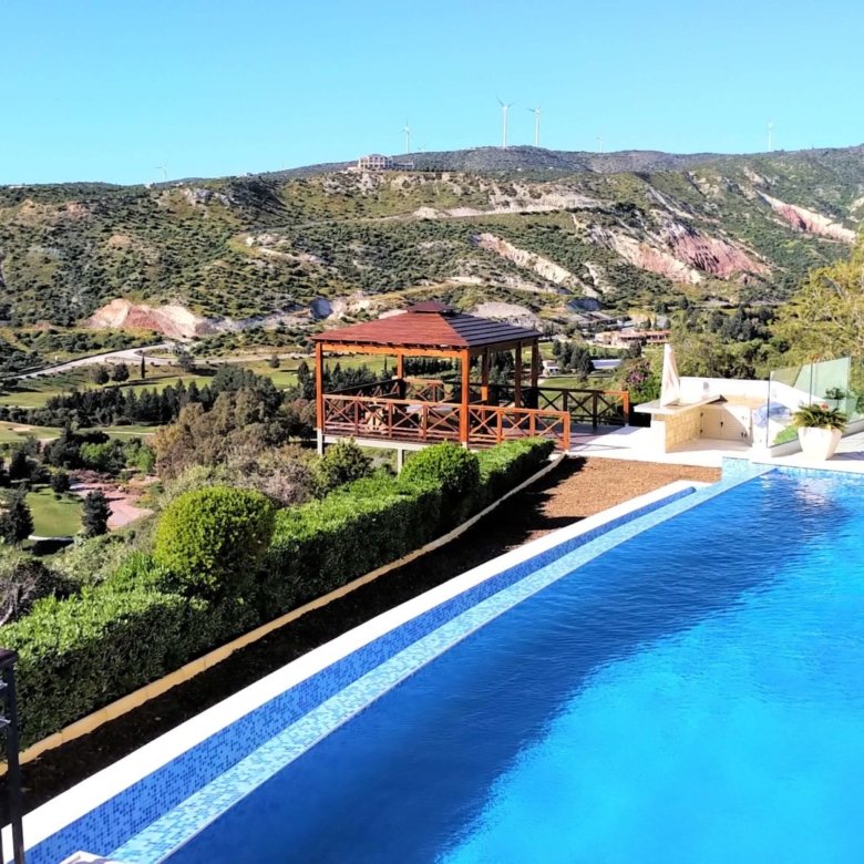 Paphos Property Luxury Four Bedroom Villa in Golf Resort