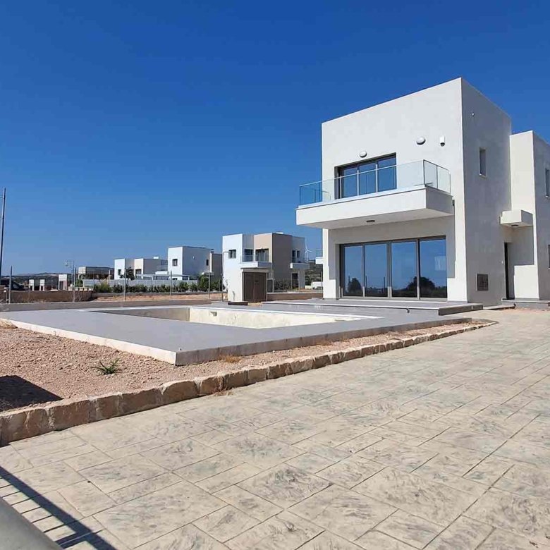 Paphos Property Beautiful Two Bedroom Villa In Golf Resort