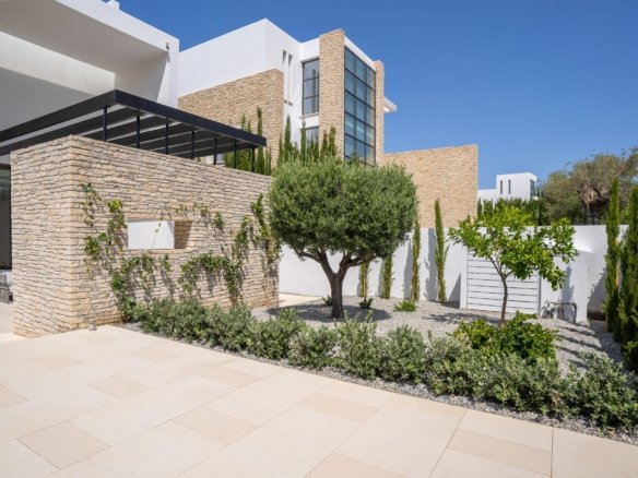 Paphos Property Luxury Four Bedroom Villa