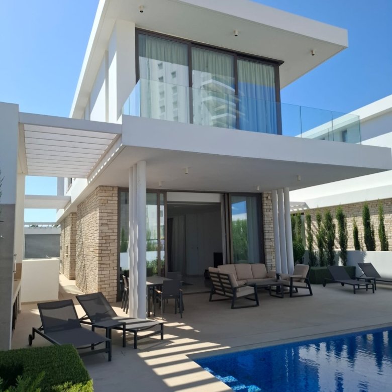 Paphos Property Luxury Five Bedroom Villa
