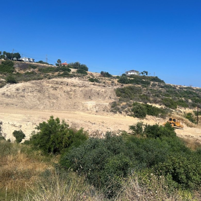 Limassol Property Land in Paniotis-2.700 m2