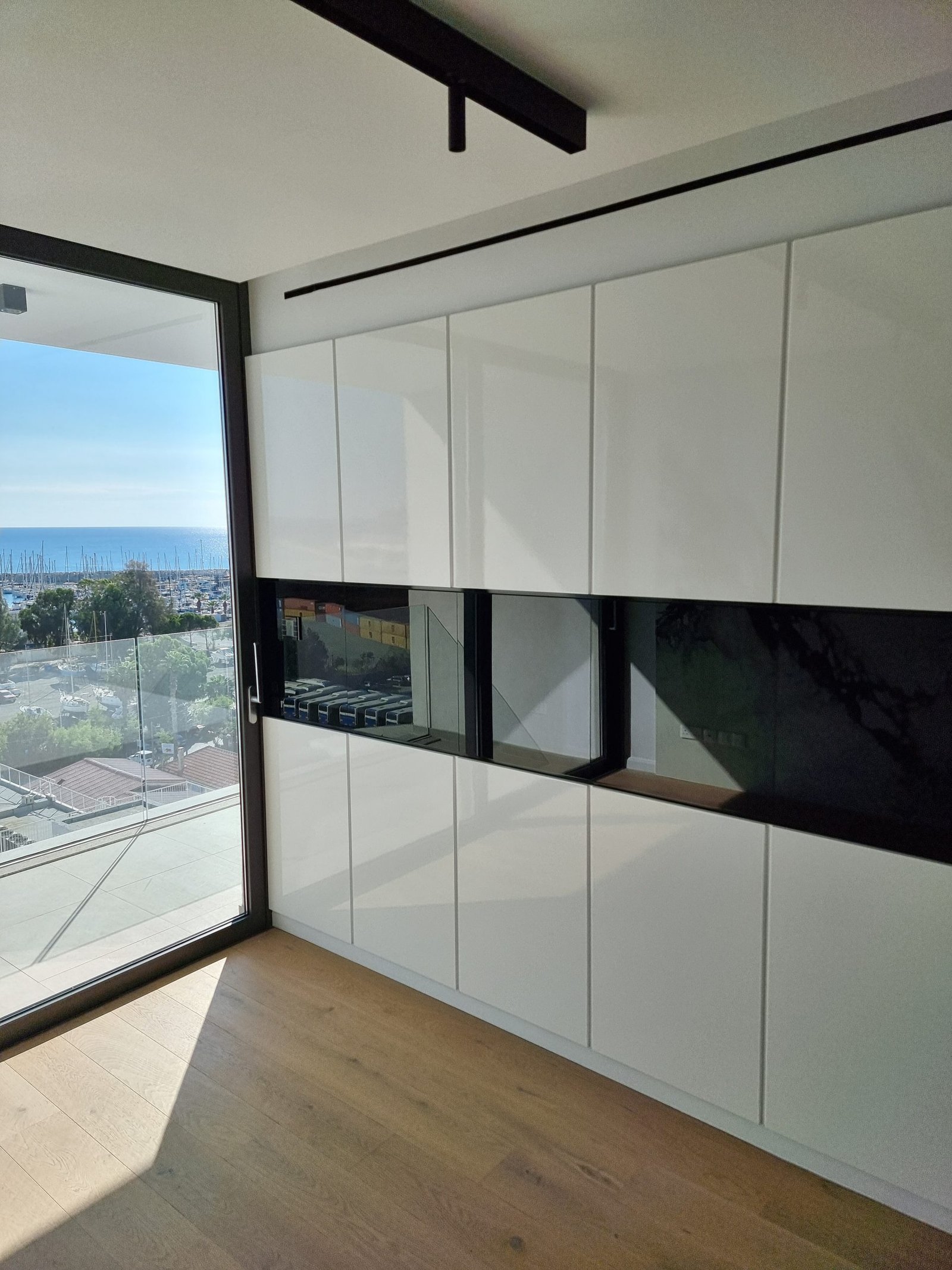 Larnaca Property Three Bedroom Apartment with Sea View