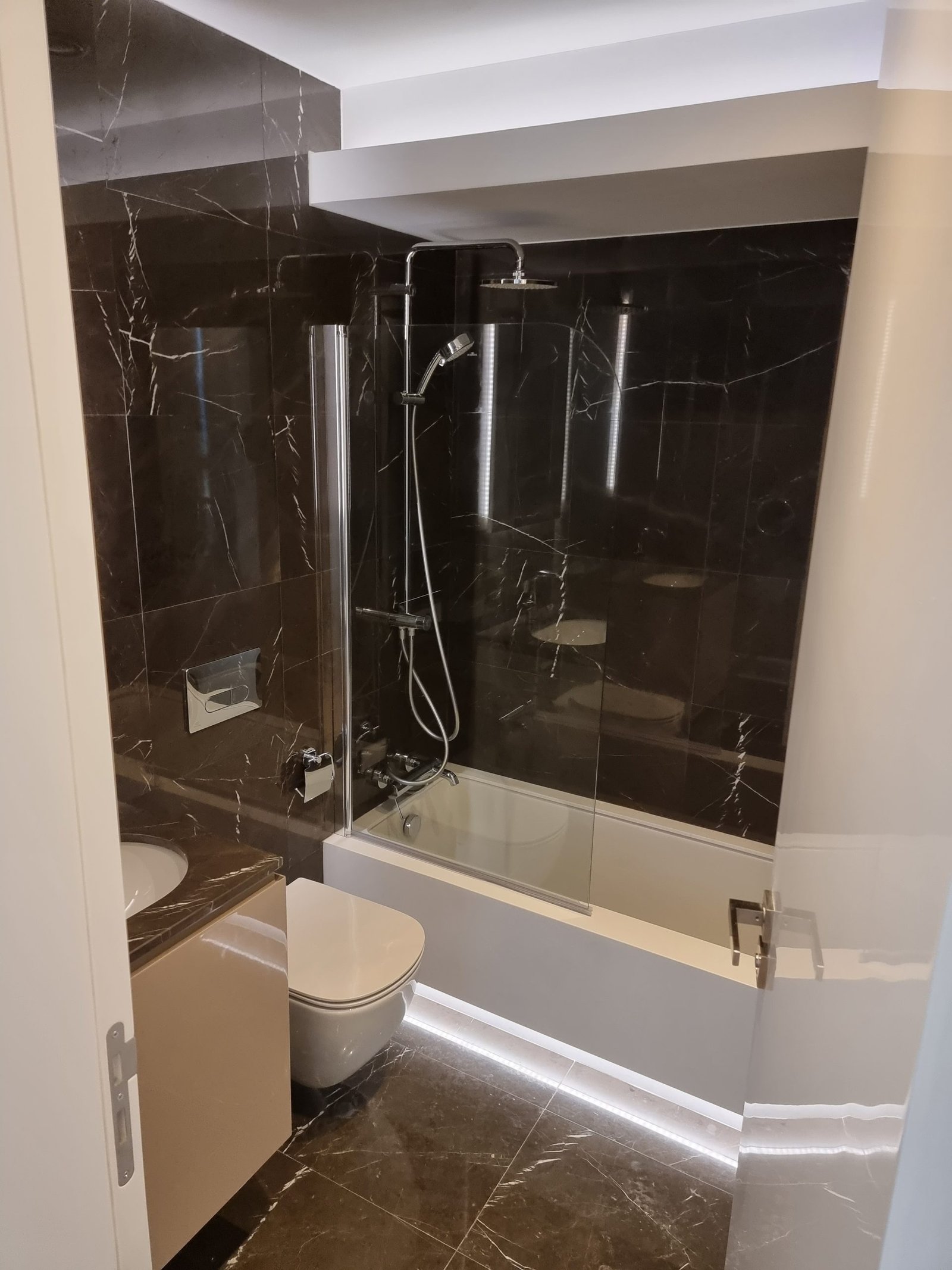 Larnaca Property Three Bedroom Apartment with Sea View