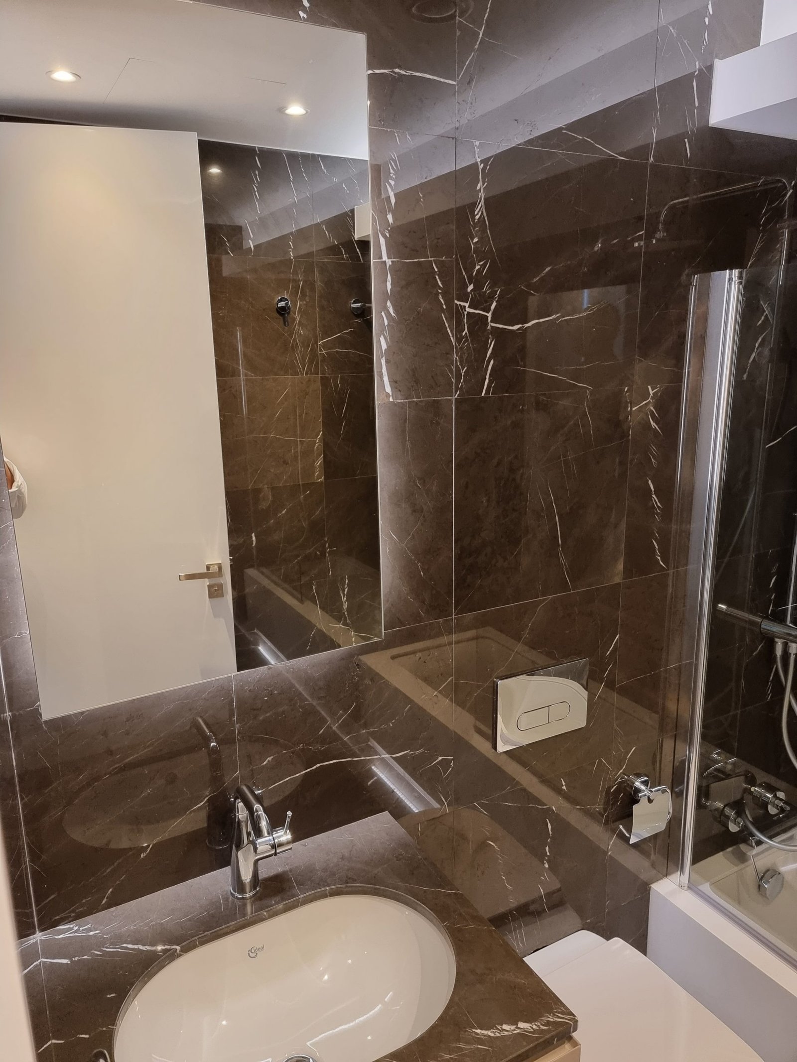 Larnaca Property Three Bedroom Apartment with Sea View