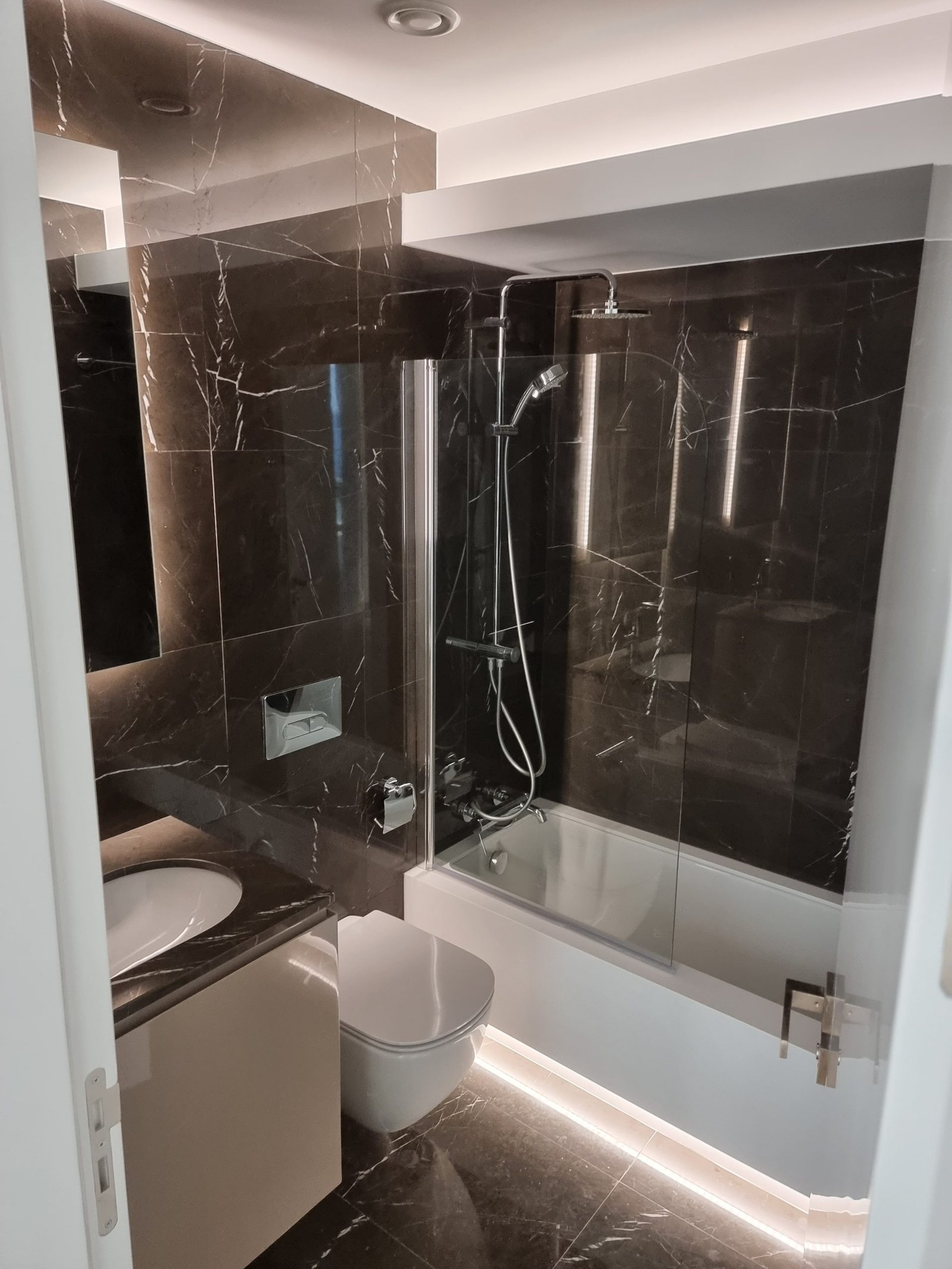 Larnaca Property Three Bedroom Apartment with Sea View