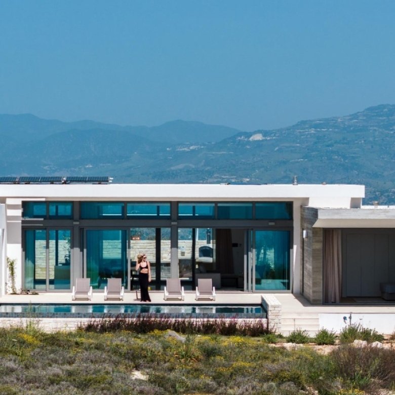 Paphos Property Luxury Four Bedroom Villa in Golf Resort