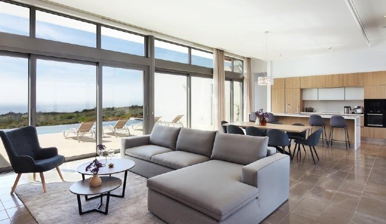 Paphos Property Luxury Four Bedroom Villa in Golf Resort